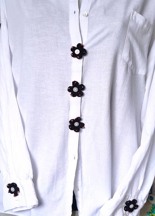 Bouton Boutonnières fleurs d'ornements ornées de perles