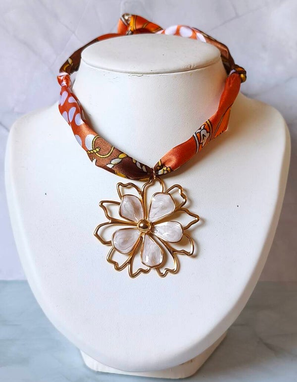 Collier fantaisie bohème foulard