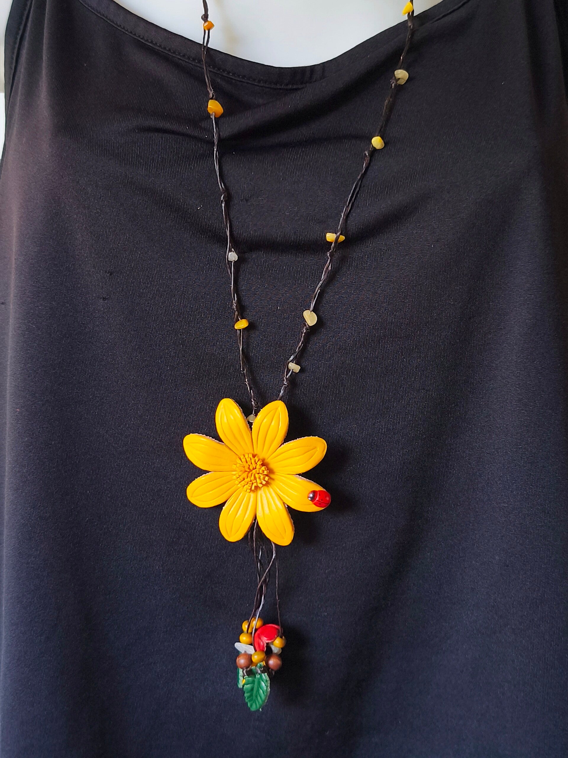 Collier fantaisie fleur