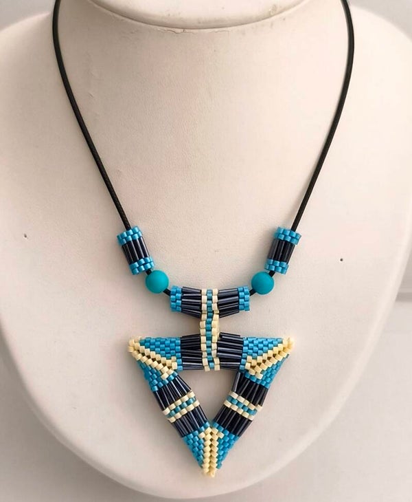 Collier ras du cou