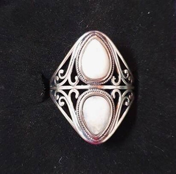 Ring Mondstein