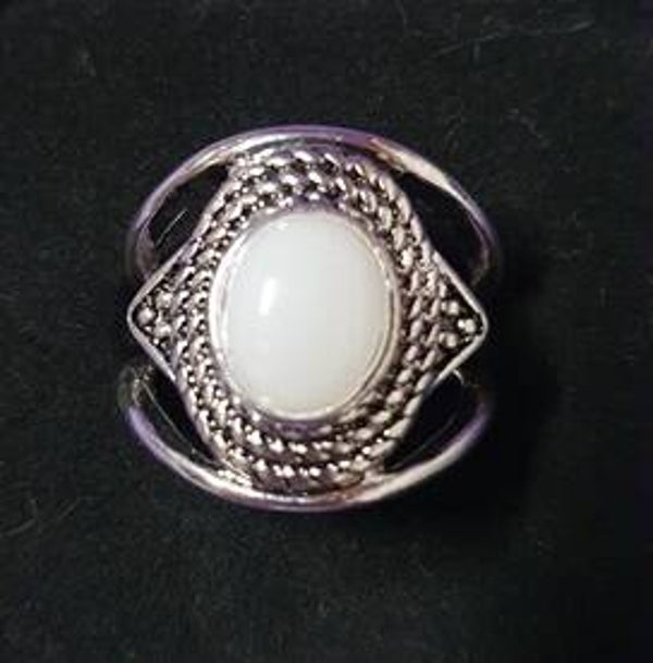 Ring Mondstein