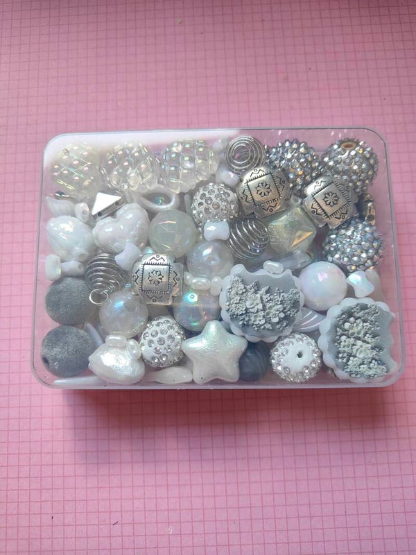 Whit zilver and gray mix