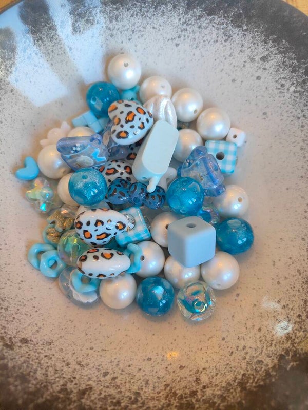 Blue and white mix small