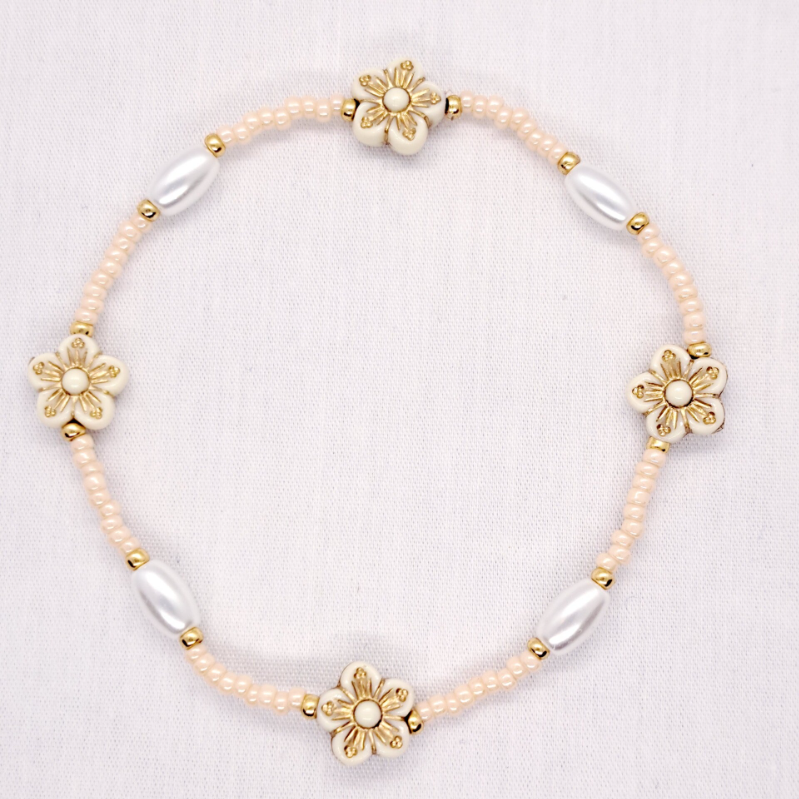 Armbandje "Flower" Beige