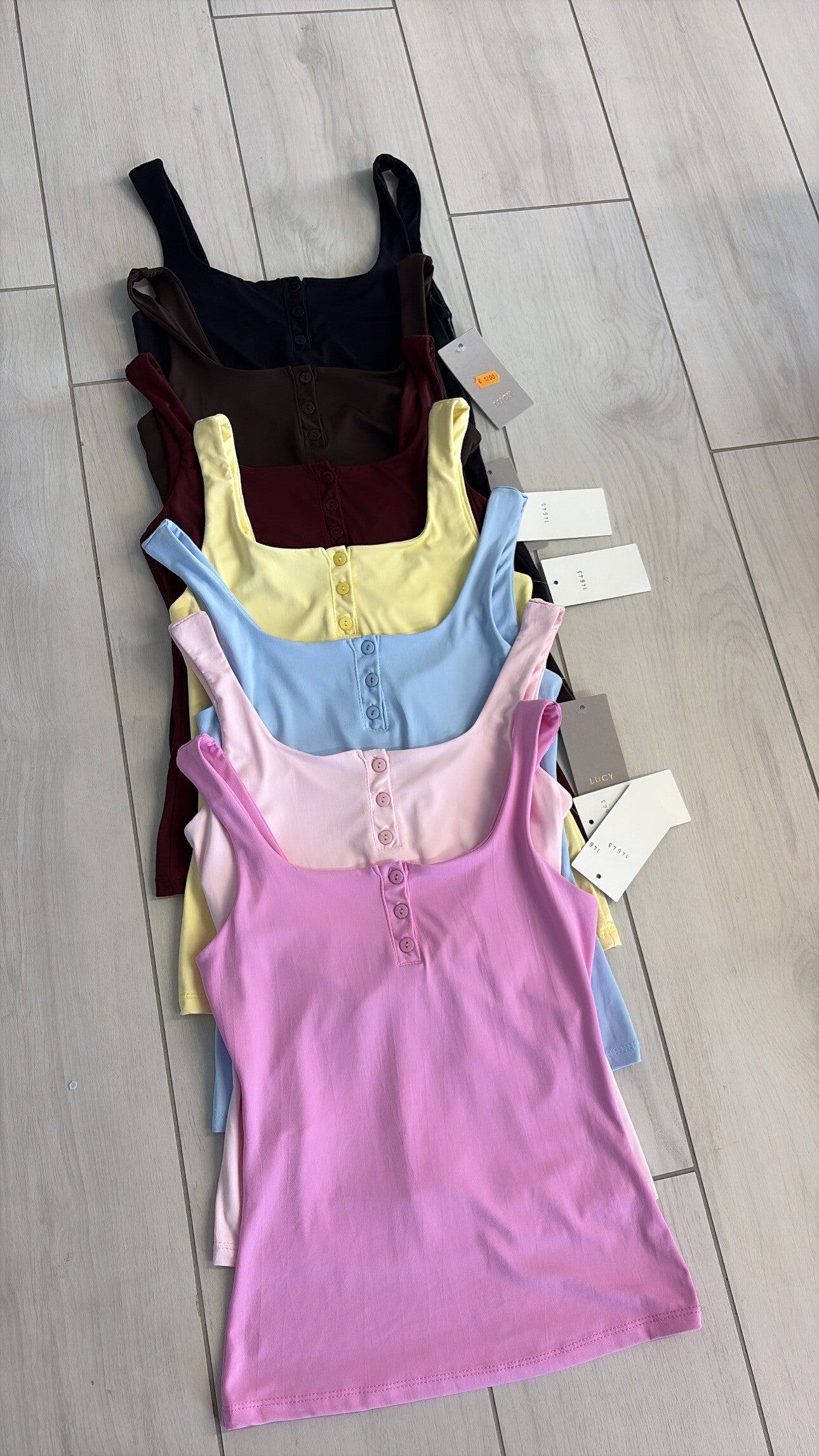 Canotta buttons