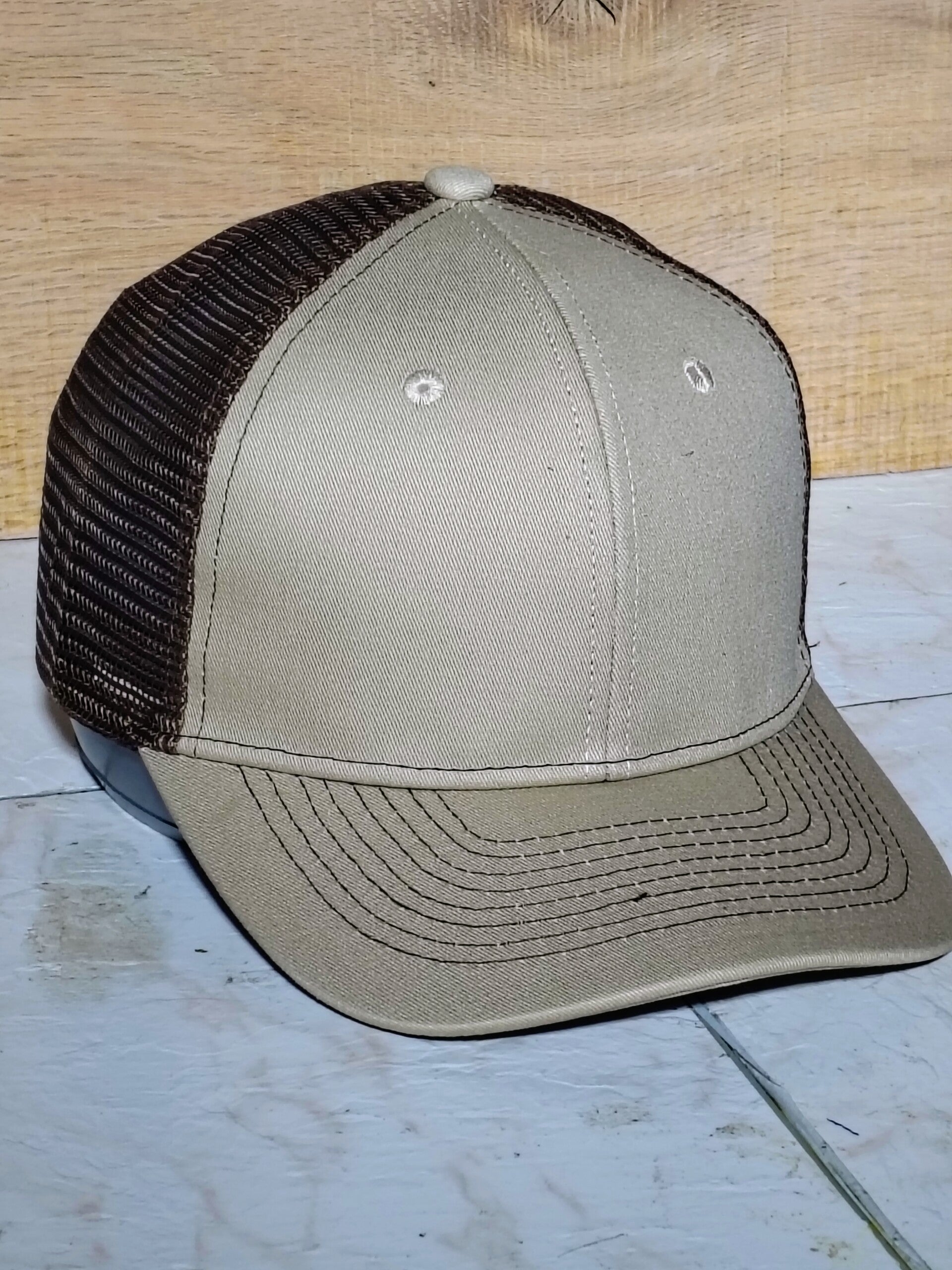 Coffee brown trucker