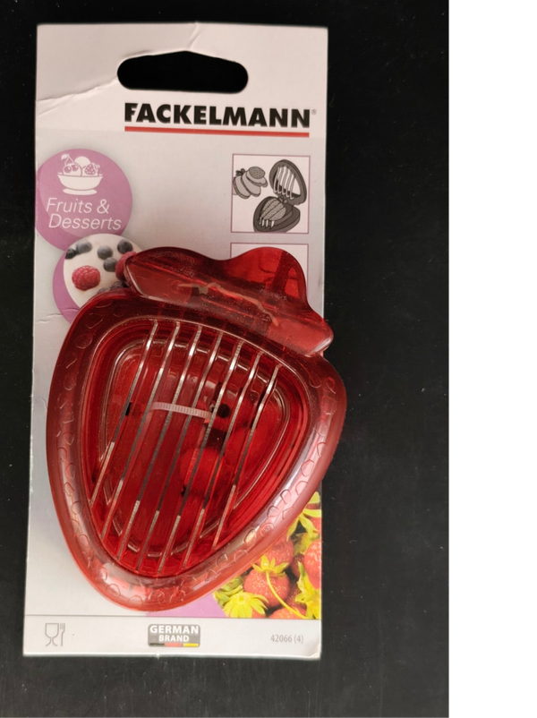Fackelmann Erdbeerschneider – gleichmäßige Scheiben auf Knopfdruck