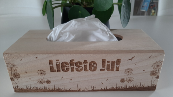 Houten zakdoekendoos