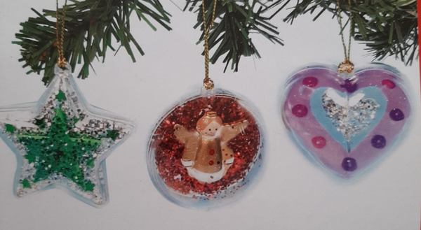 Doorzichtige hartvorm, stervorm en ronde kerstballen van plastic.