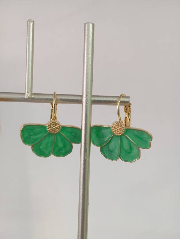 Μισή μαργαρίτα σκουλαρίκια