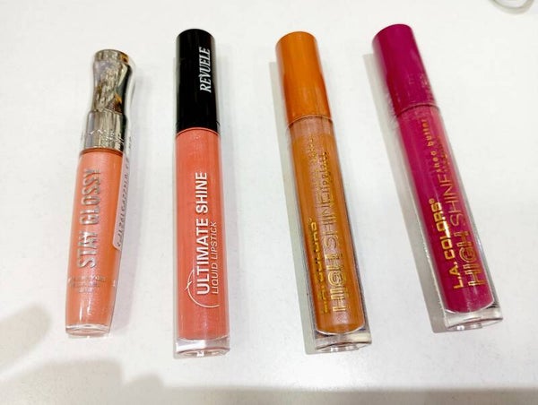 Lip gloss/ lipstick