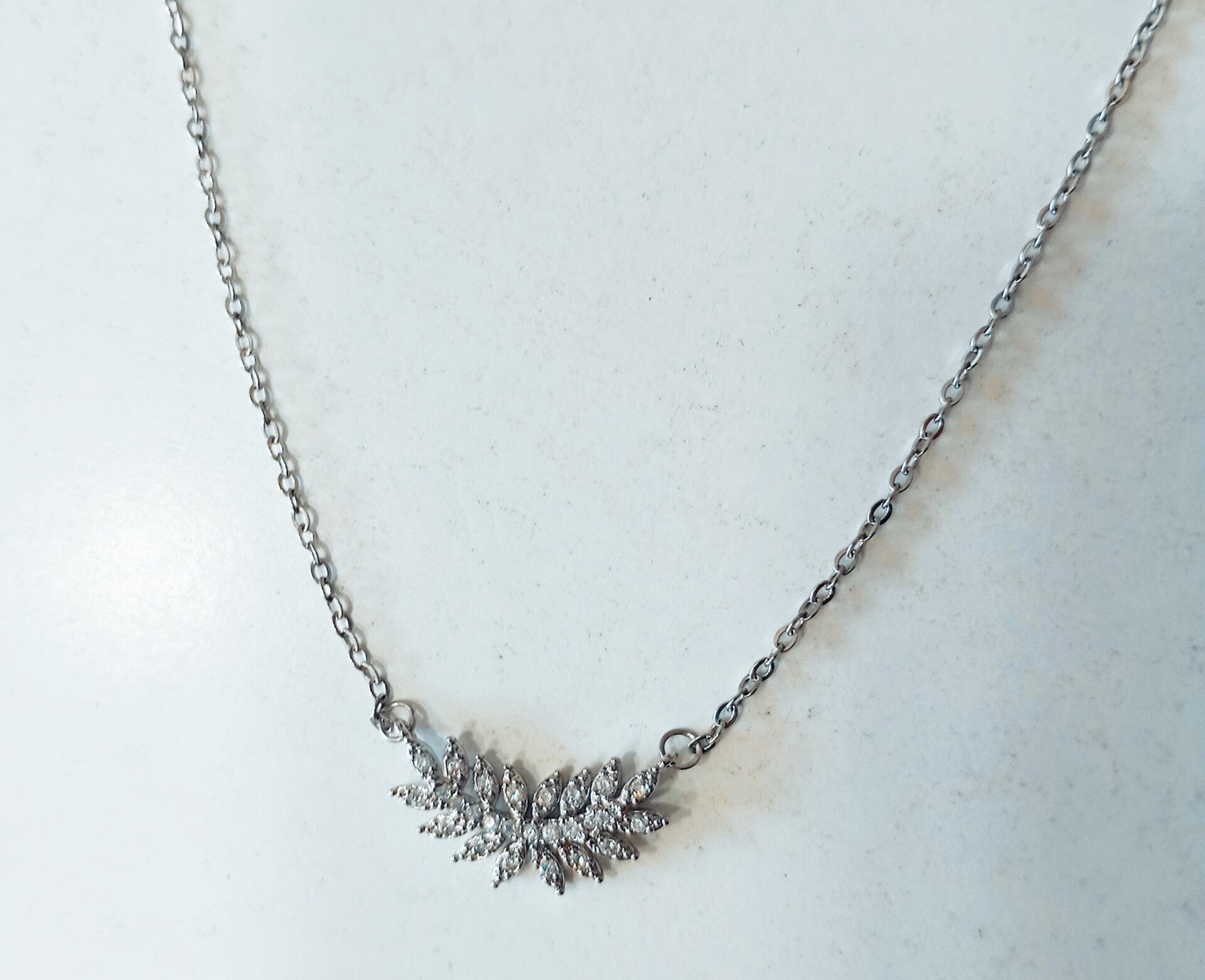 Κολιέ φύλλο με διαμάντια (steel)