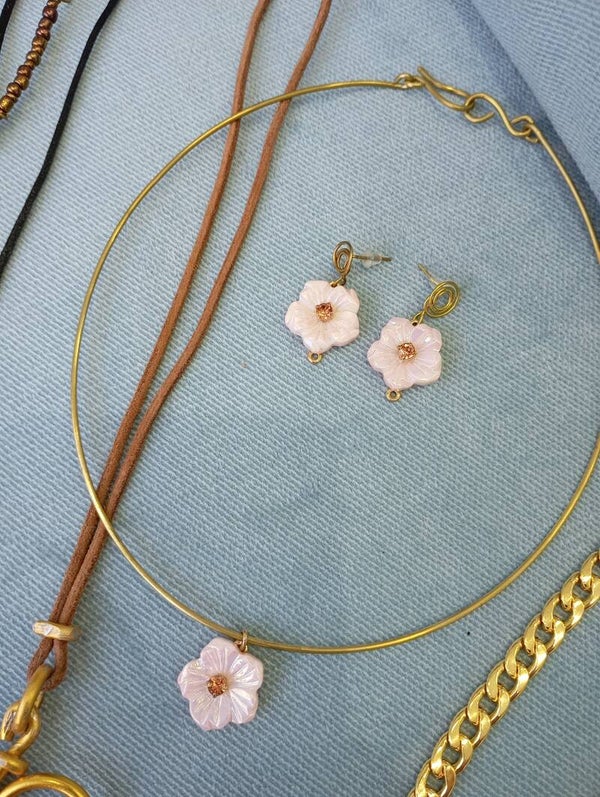 Handmade set necklase and earrings pink daisy (code Hpd)