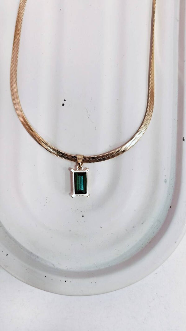 Steel greenglass necklace