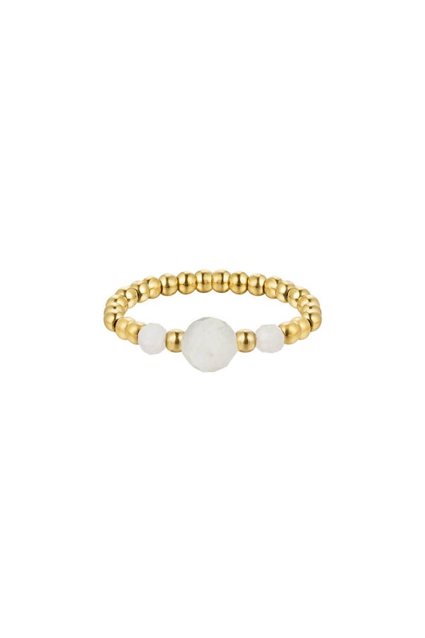 Ring white stone