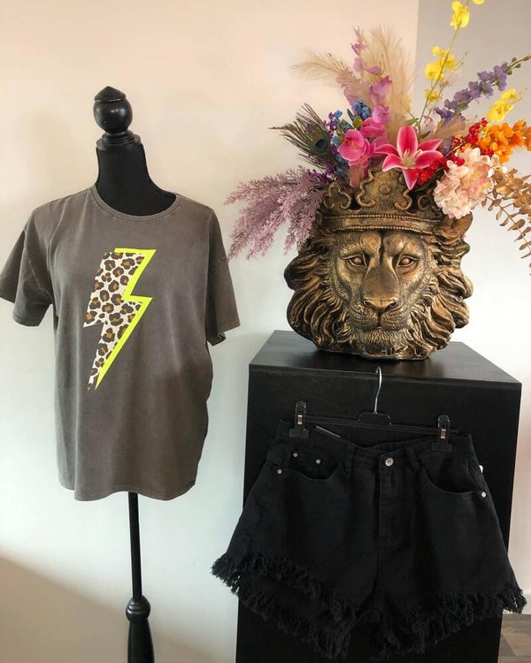 Short zwart met ruffles