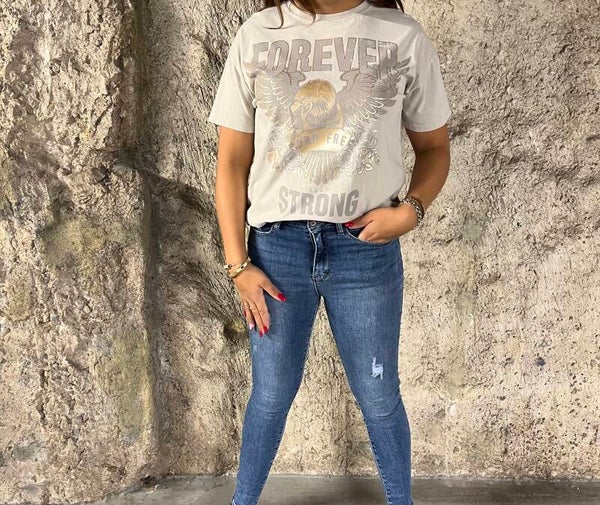 T-shirt Forever Strong beige