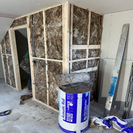 Acoustic insulation 