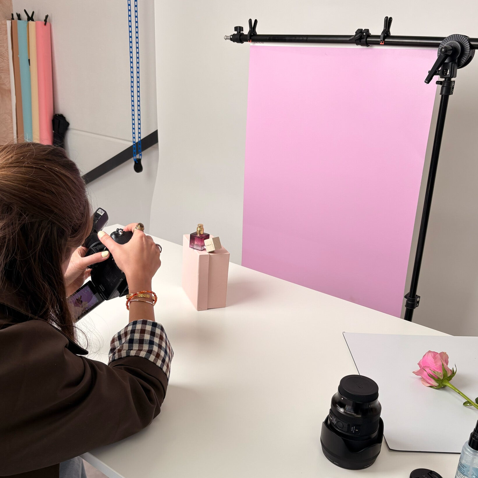 Productfotografie behind the scenes met de backdrops van The Studio Factory