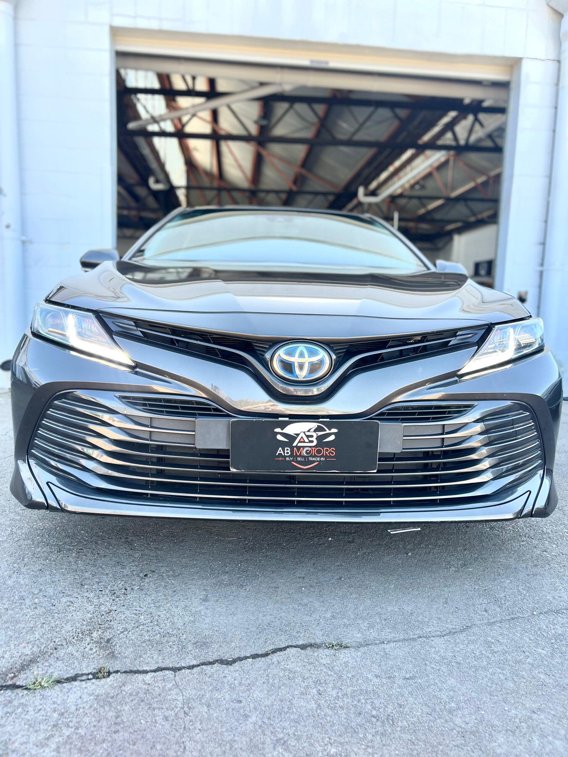 2017 Toyota Camry Hybrid  Used Car For Sale