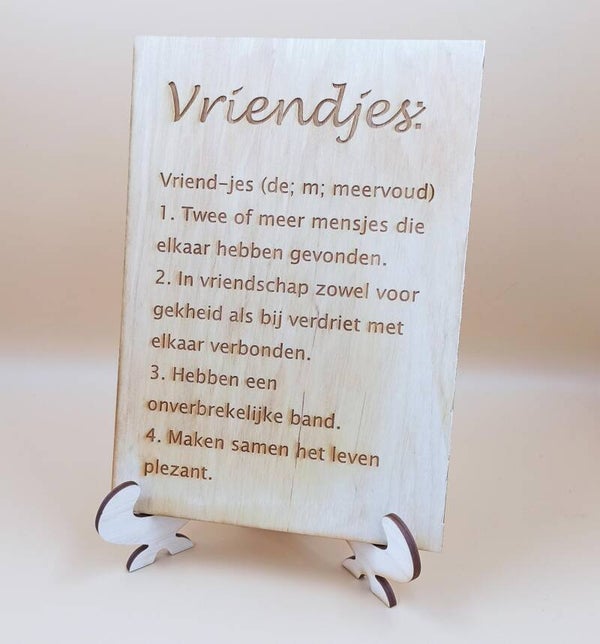 Houten wenskaart A5 op voetje Vriendjes