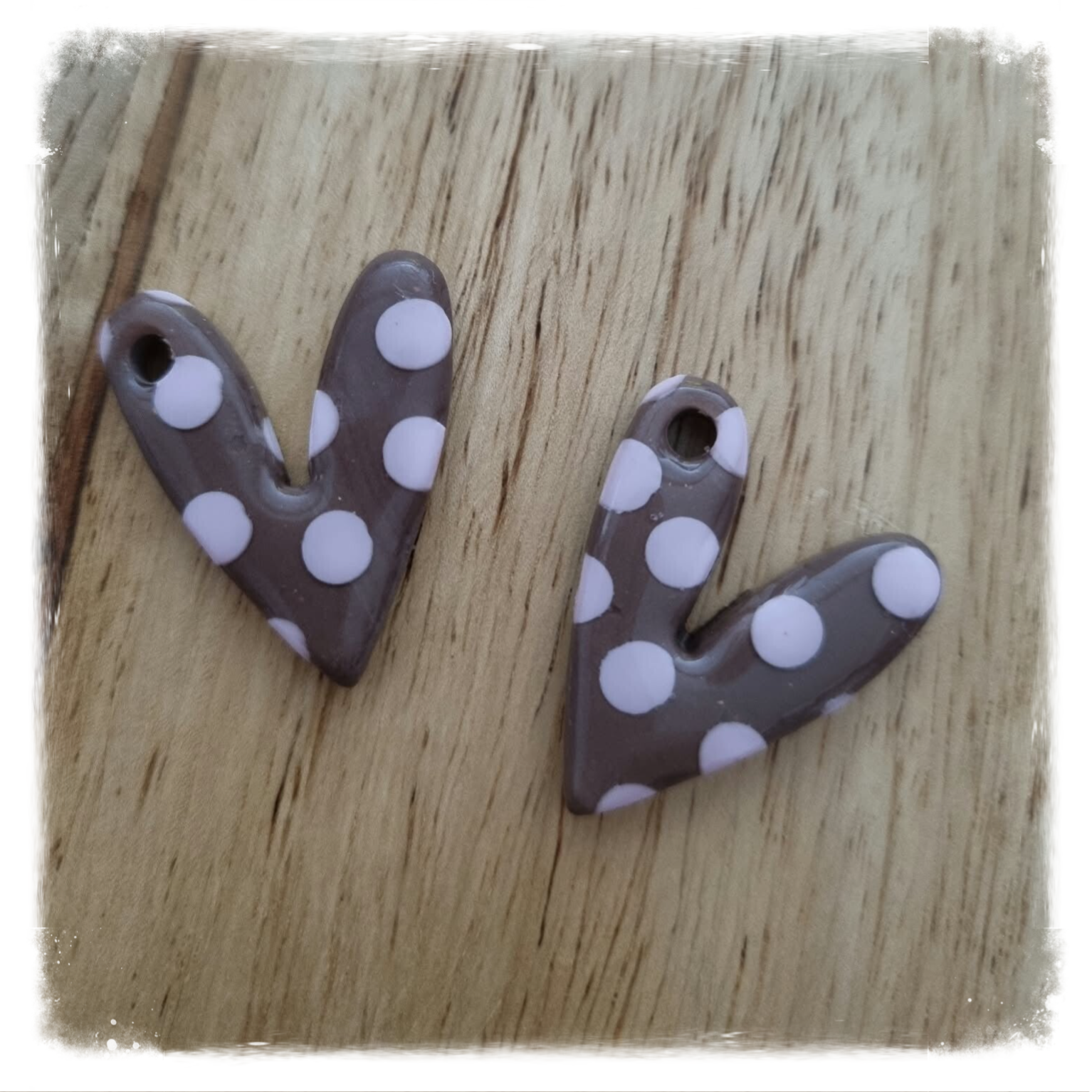 Les pois roses et marrons