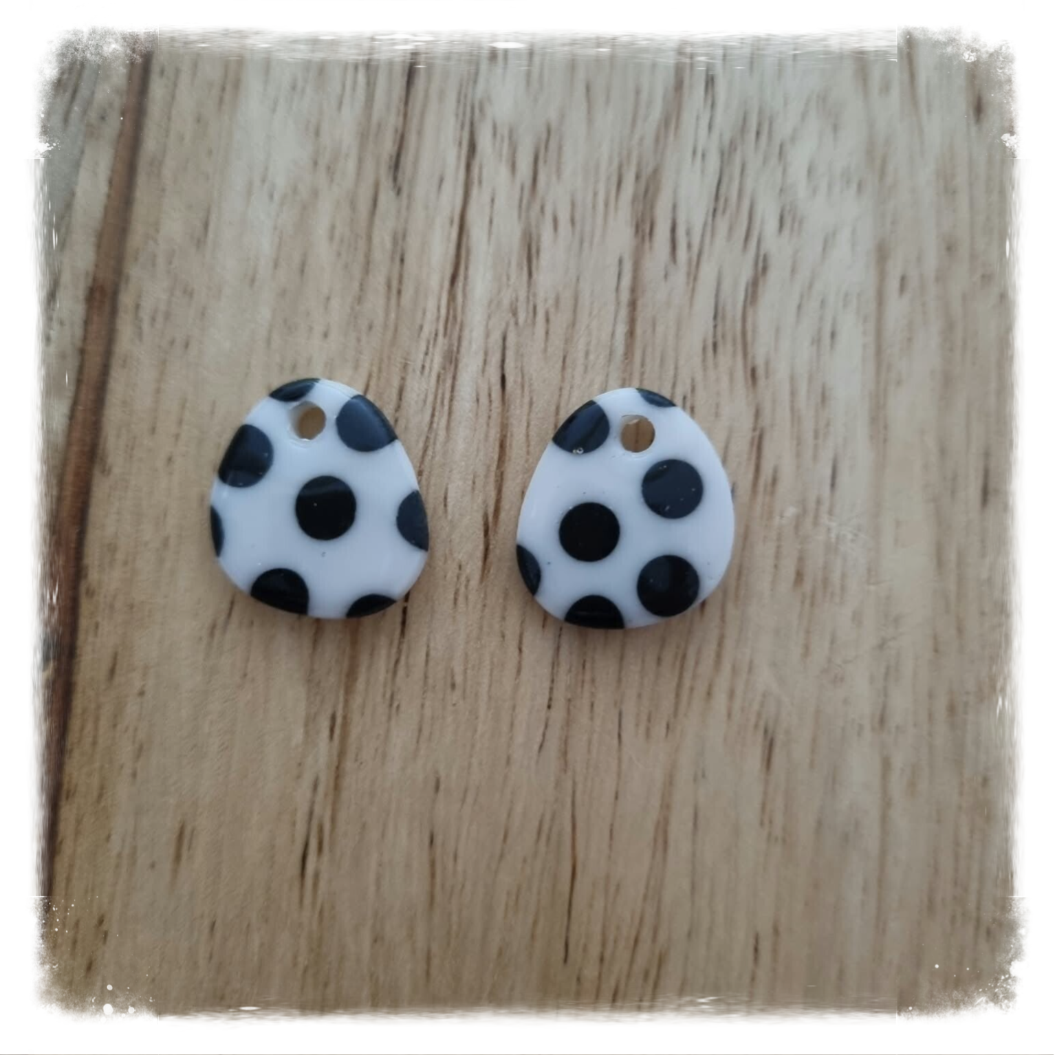 Les pois noirs et blancs