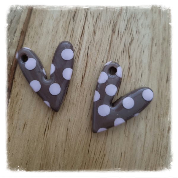 Les pois roses et marrons