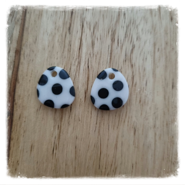 Les pois noirs et blancs