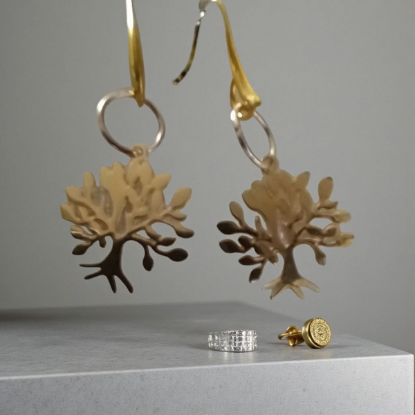 Tree motive earrings