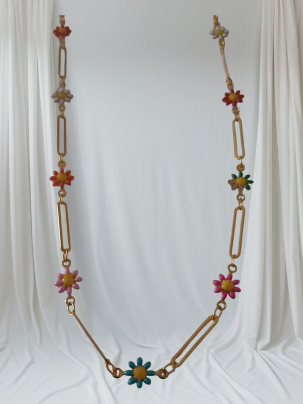 Daisy flower necklace