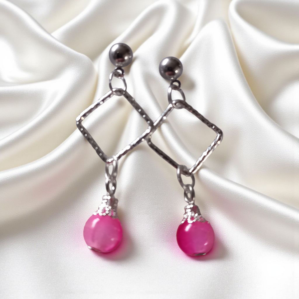 Square pendant earrings