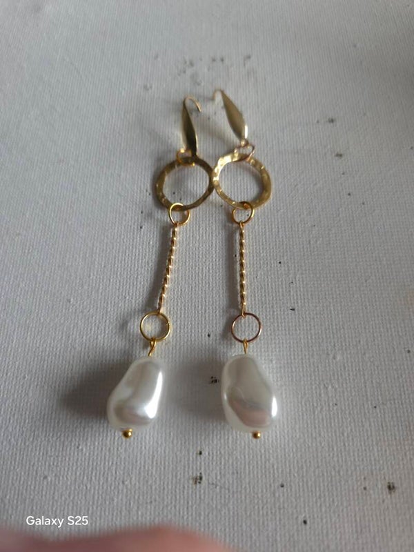 Pearl drop earrings