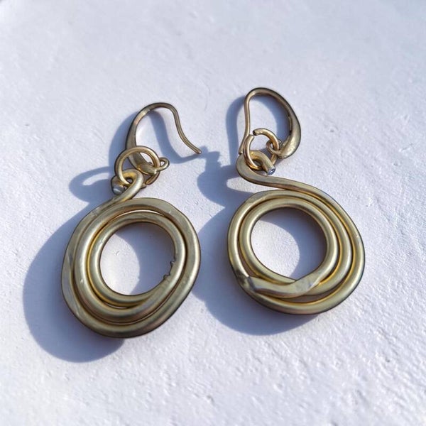 Gold hammered circle earrings