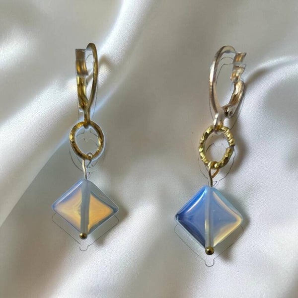 Opaque drop earrings