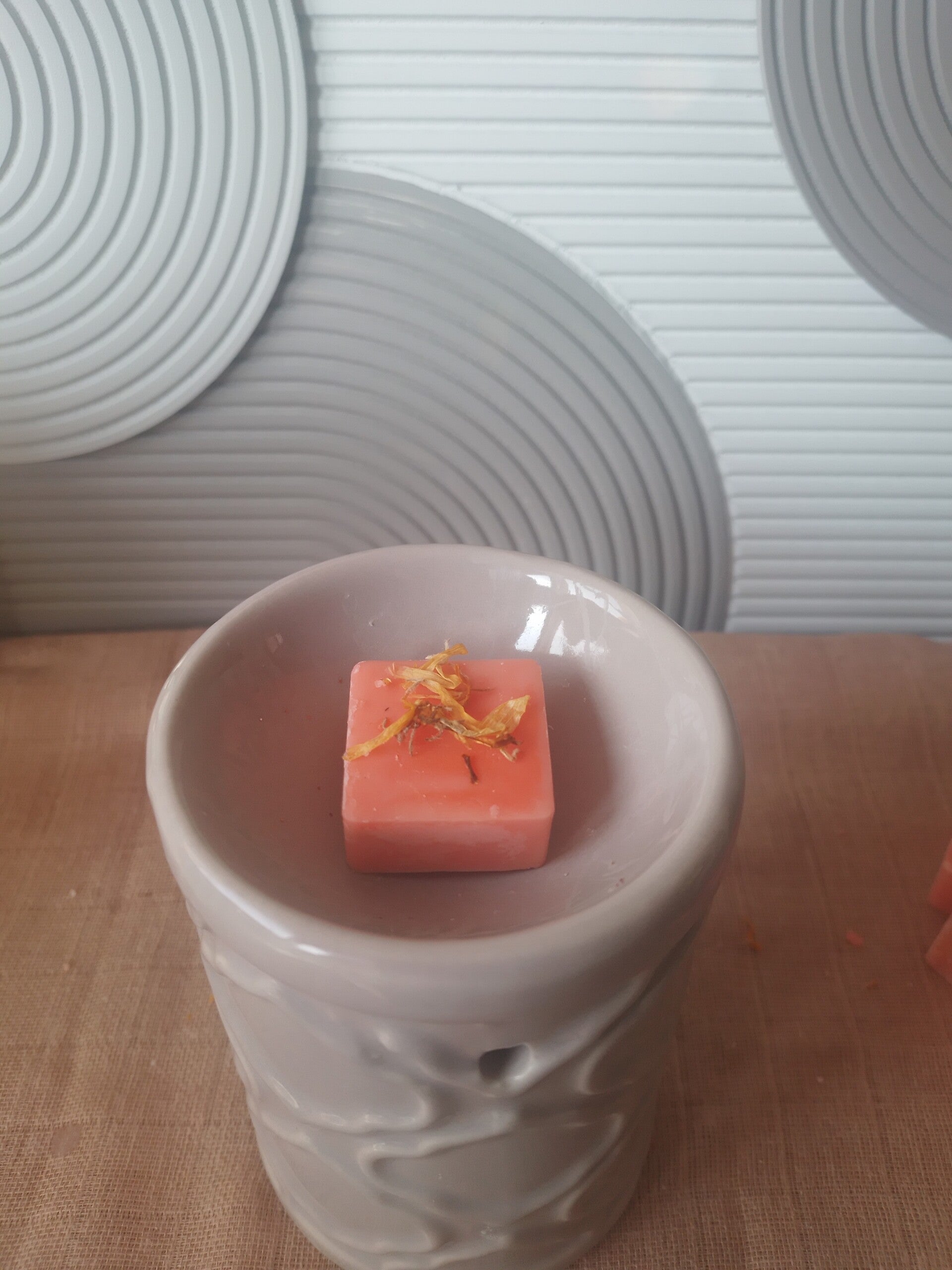 Waxmelts met gedroogde Hibiscus & Goudsbloem