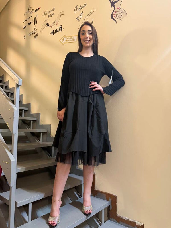 Nero elegante sportivo