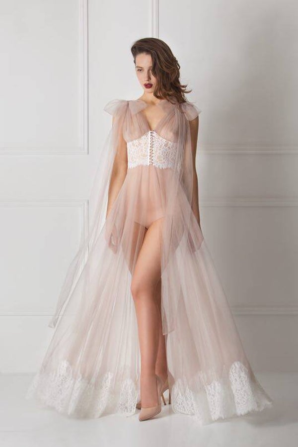 PEOLY GOWN