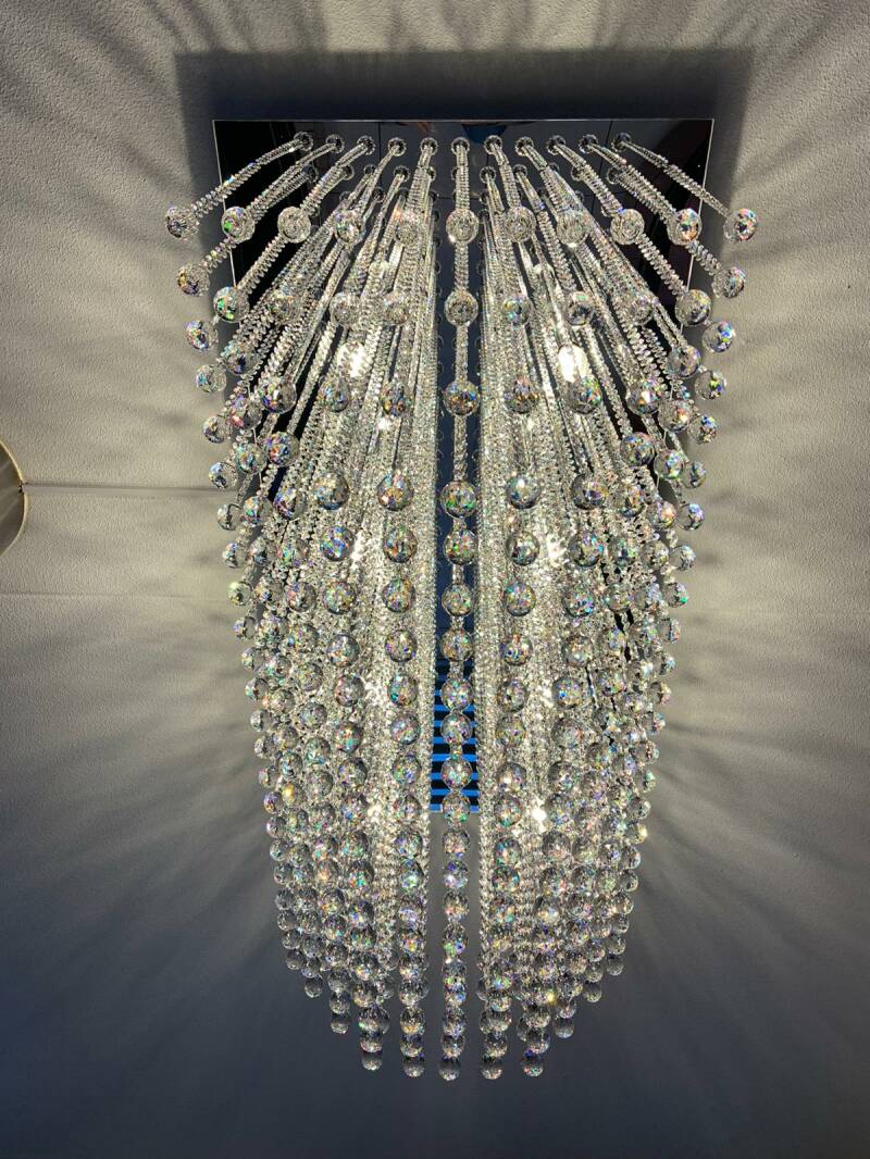 nr A-24  Floating crystals balls / drops no-1