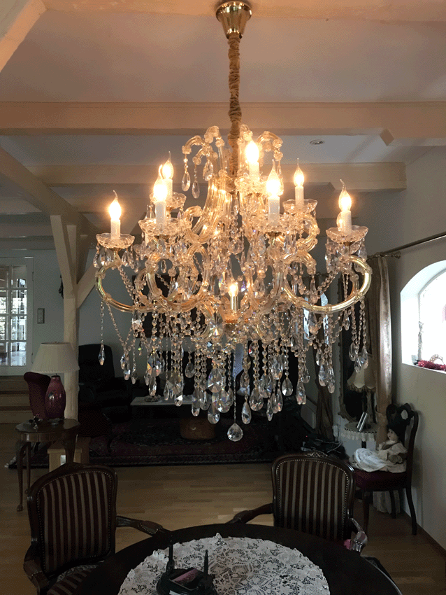 Nr 32 -  Maria Theresia  rondmodel 15+1 arms  Swarovski-kristal No 5