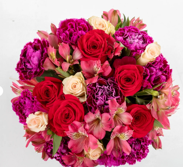 Latido Ramo de Rosas Rojas y Claveles
