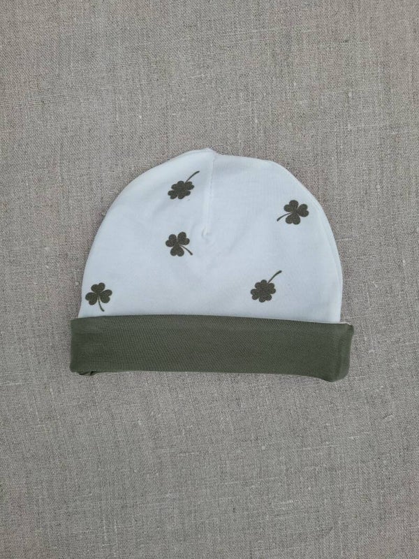 Babymutsje groen-klavertje