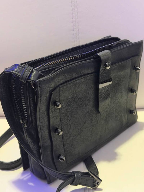 Botkier Warren