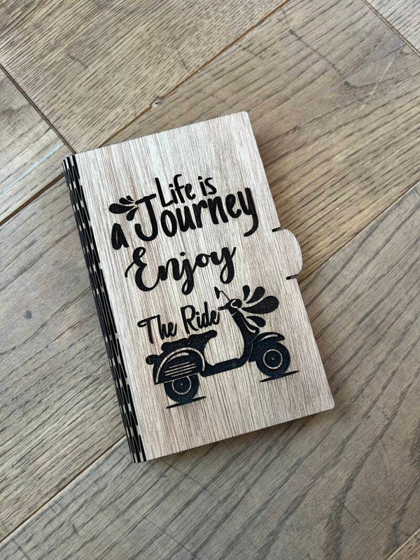 Houten boekje groot Life Is A Journey