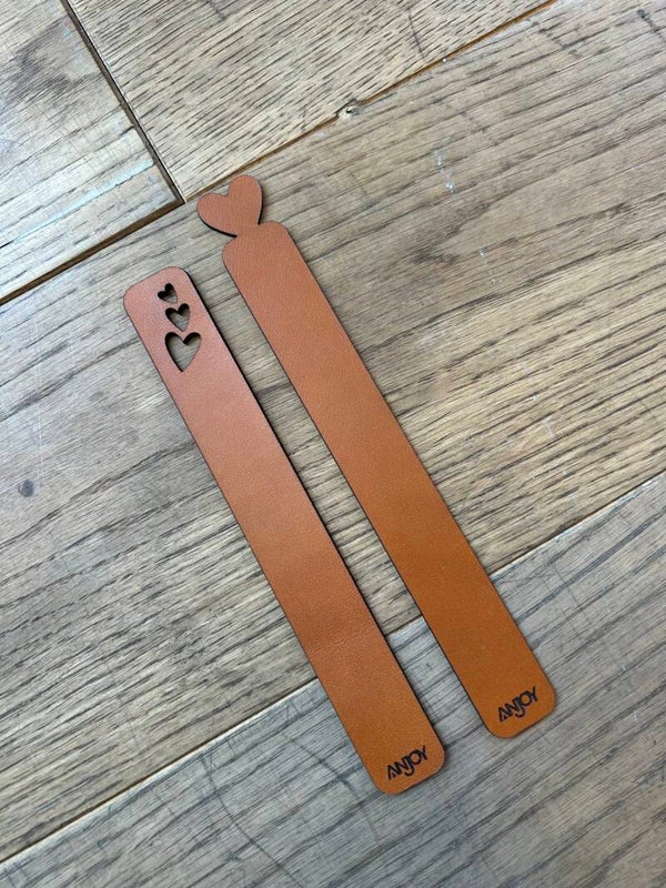 Bladwijzer leder hartjes