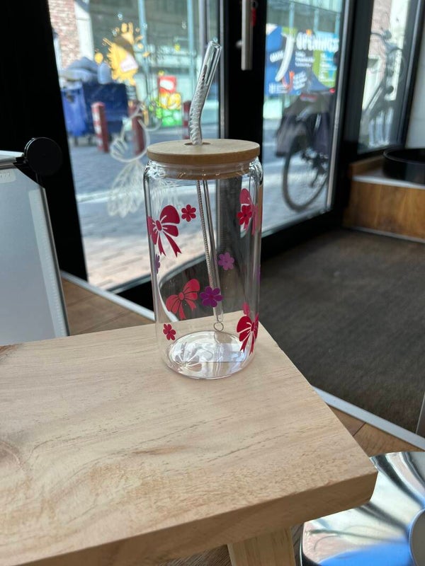 Glazen drinkbeker roze strikjes