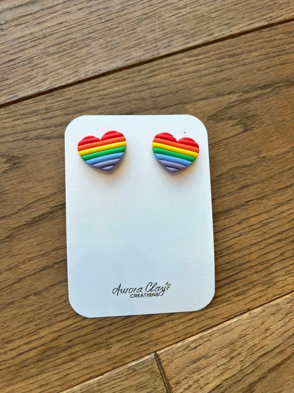 Regenboog hartjes studs