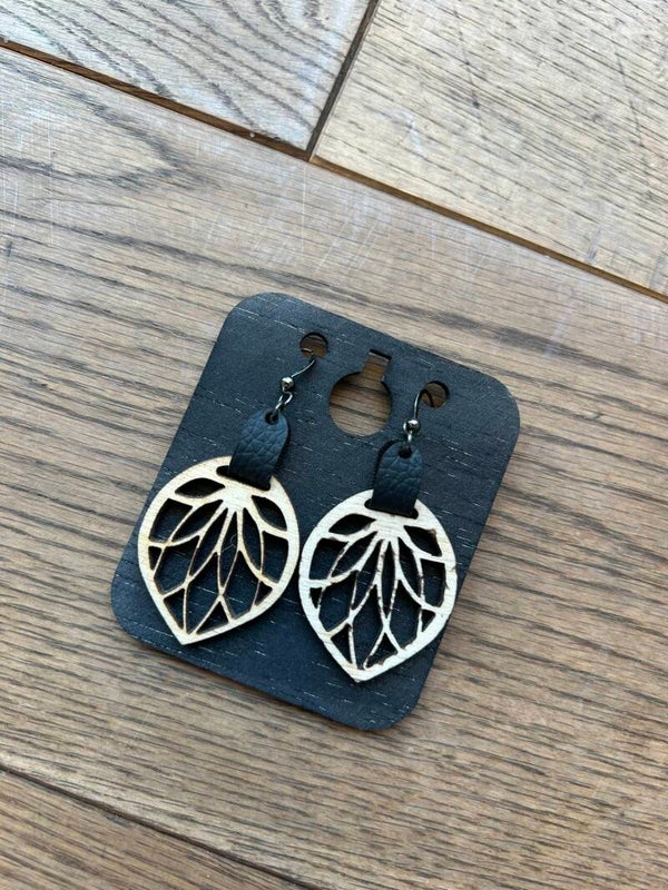 Houten Oorbellen Druppelbloem