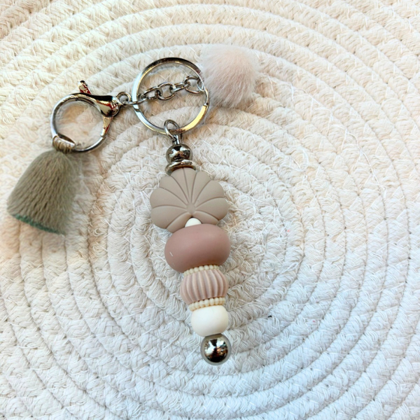 Sleutelhanger schelp grijs